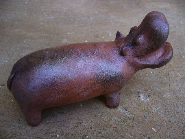 Hippopotame Hippopotamus Sculpture terre cuite céramique enfumée cirée