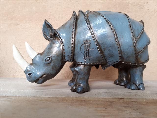 Sculptures de Rhinocéros terre cuite patine métalisée bronze