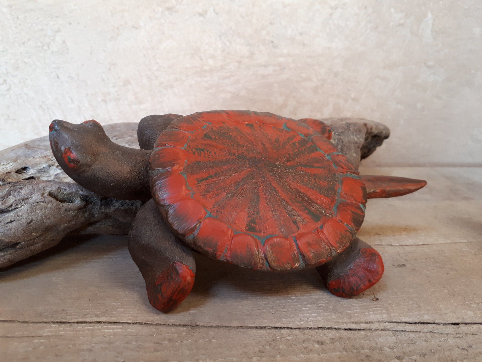 Tortue Grès brun & huile rouge