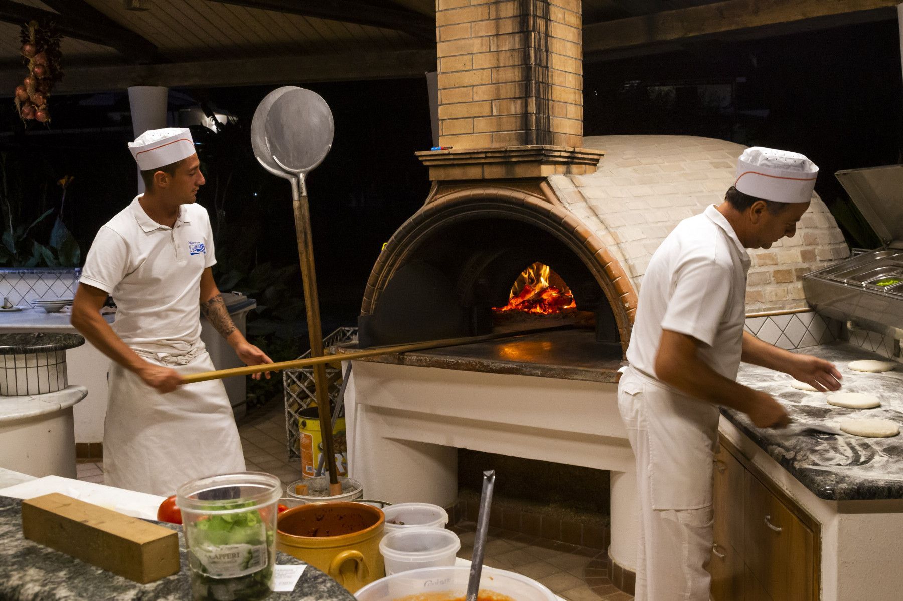landestypische Küche mit eigenem Holzofen