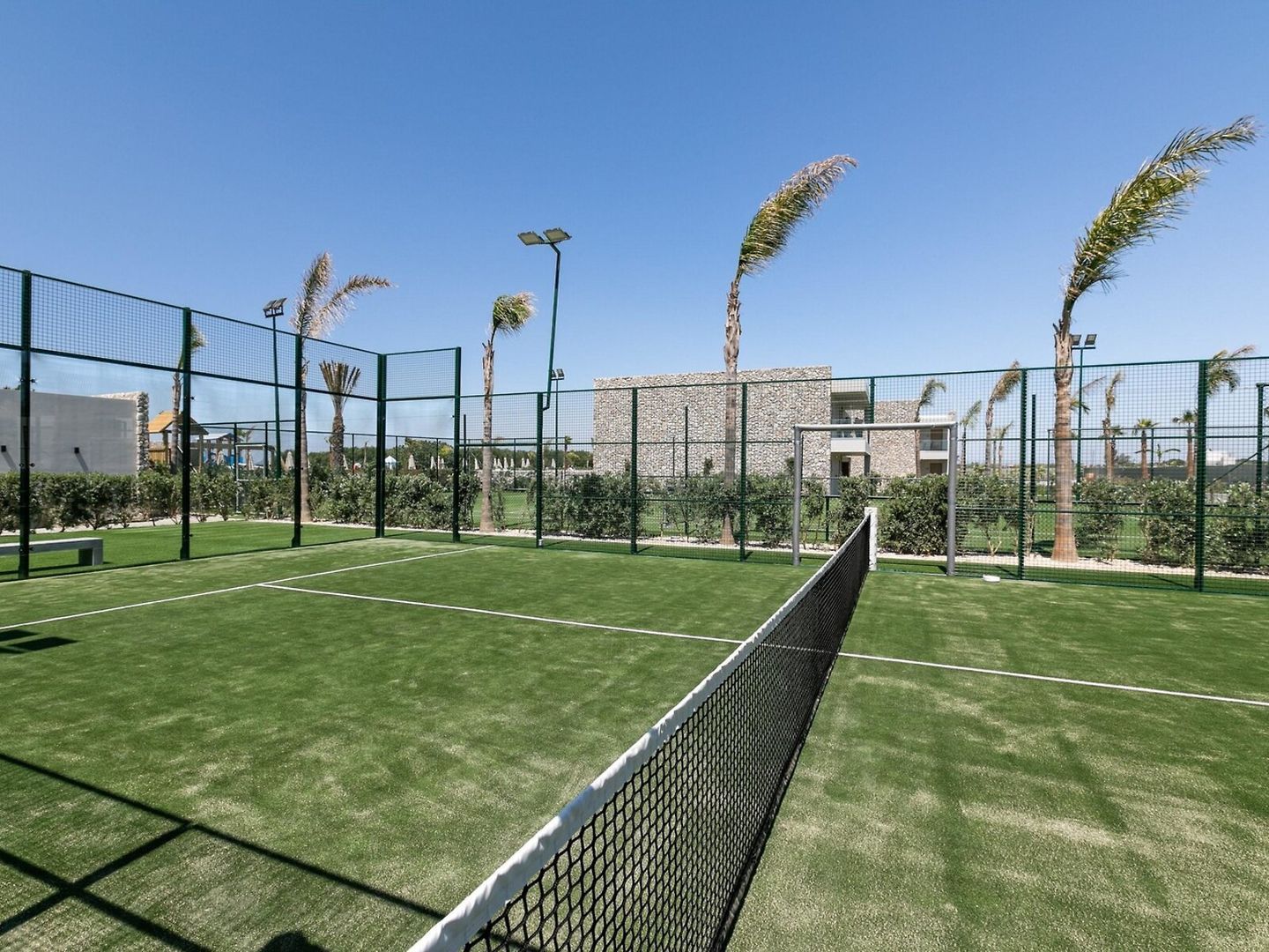 Utopia Blue Hotel Tennis