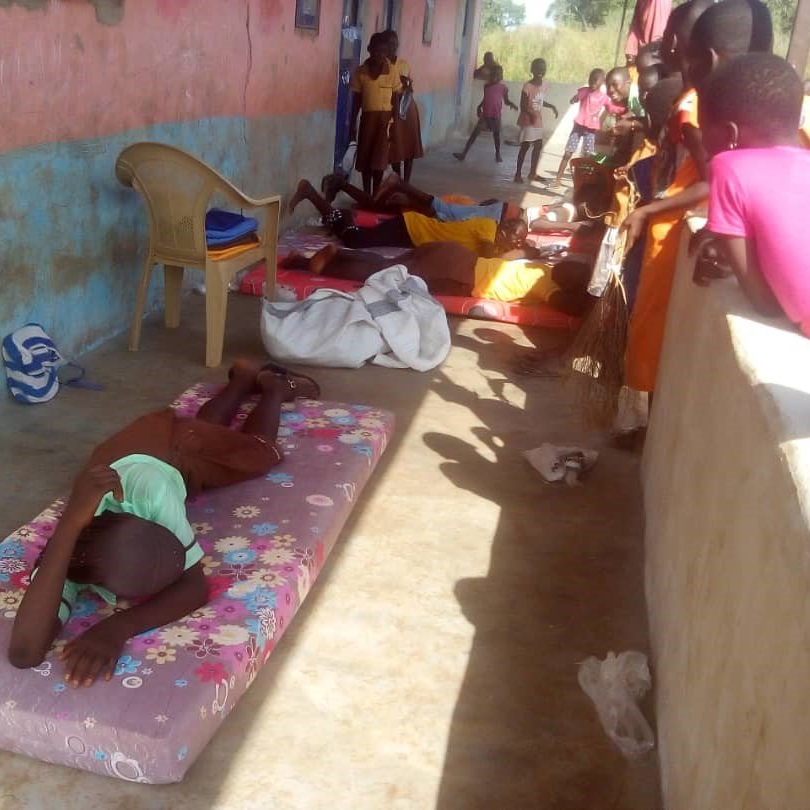 Probeliegen vor den Zimmern