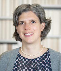 Porträtfoto von Anke Groß-Kunkel.