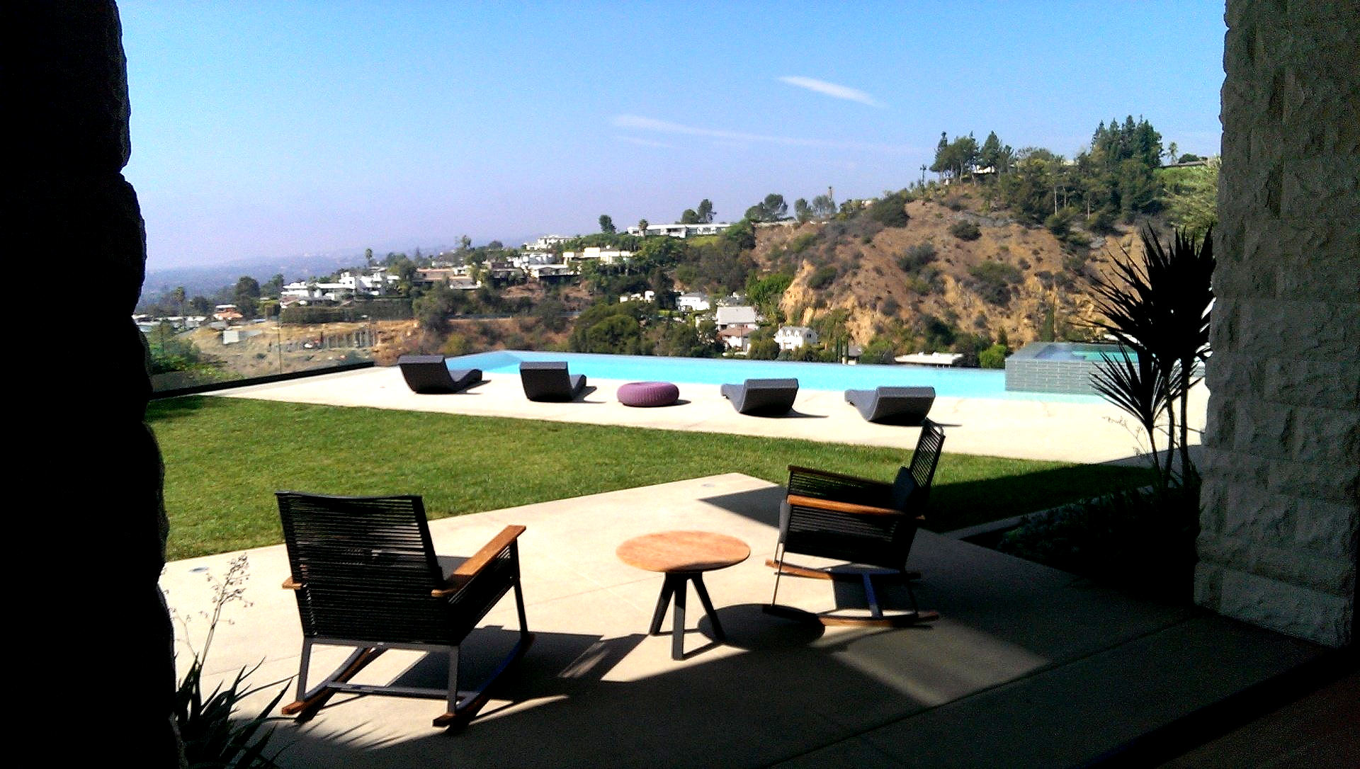 Blick über Infiniti Pool 22 Millionen Dollar Villa in Bel Air Los Angeles