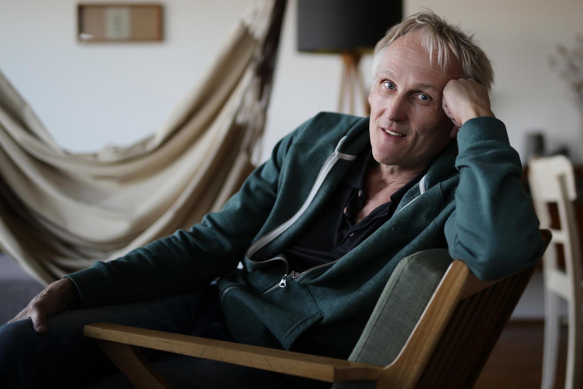 Kunde fotografiert Fotografen bei Fotoshooting