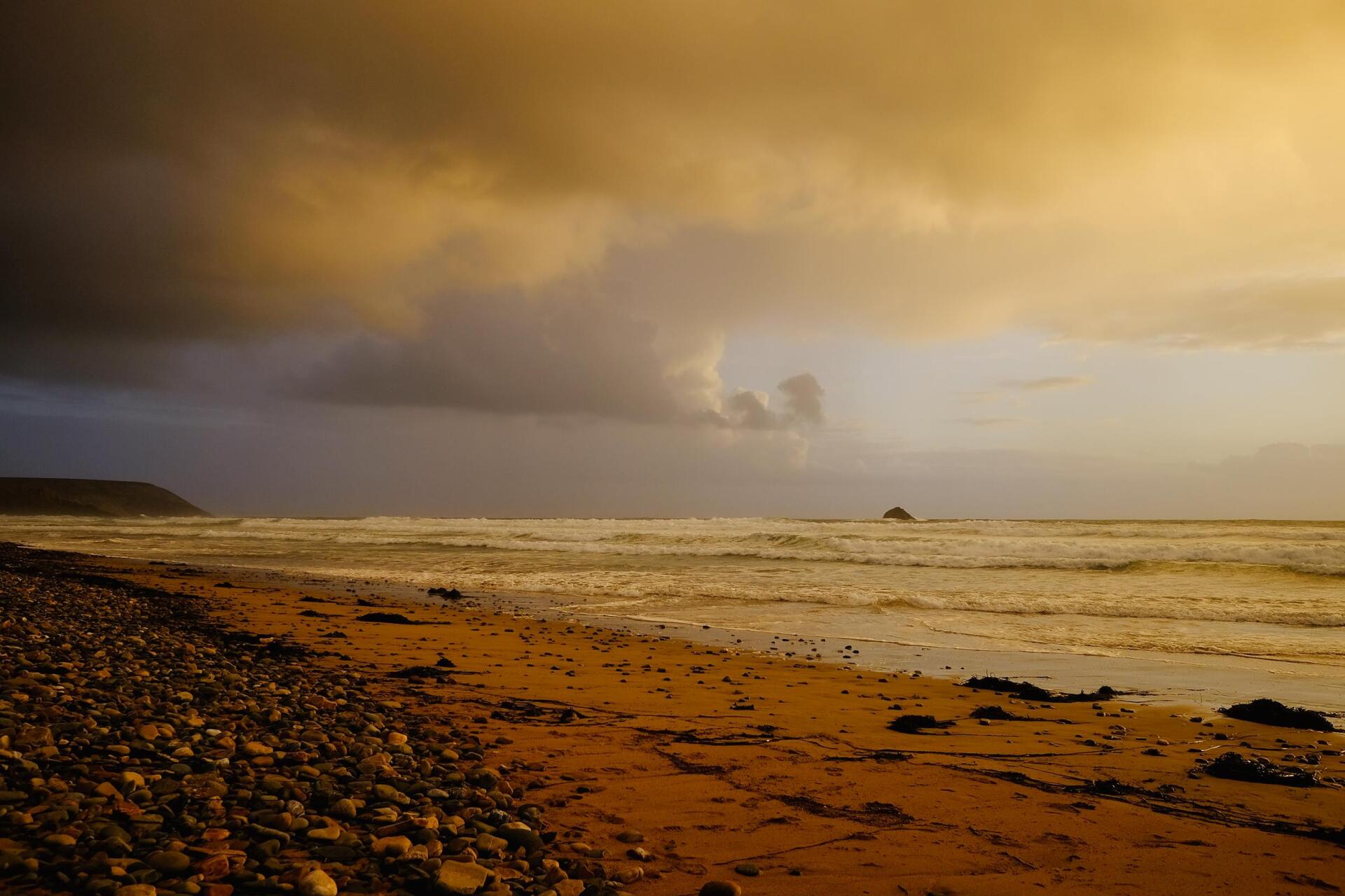 bretagne crozon surf sunset