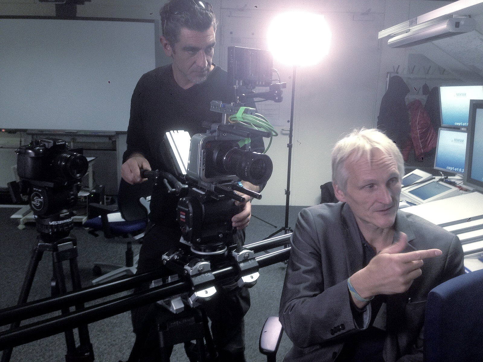 Karsten Wolff bei Dreharbeiten Fluglotsen Frankfurt