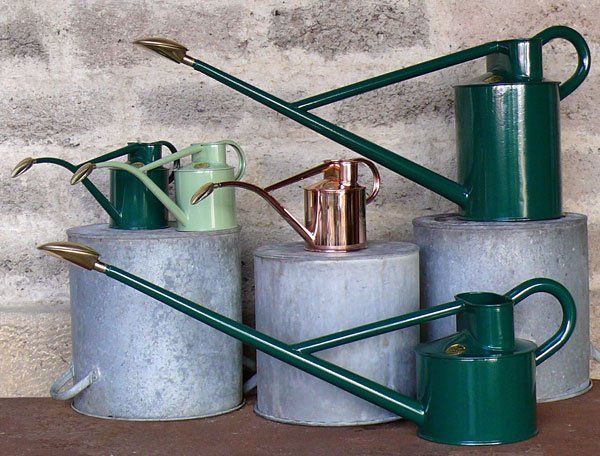 Englische Metall-Gießkannen von Haws © Blickfang: Alte Zeiten Englische Metall-Gießkannen von Haws © Blickfang: Alte Zeiten