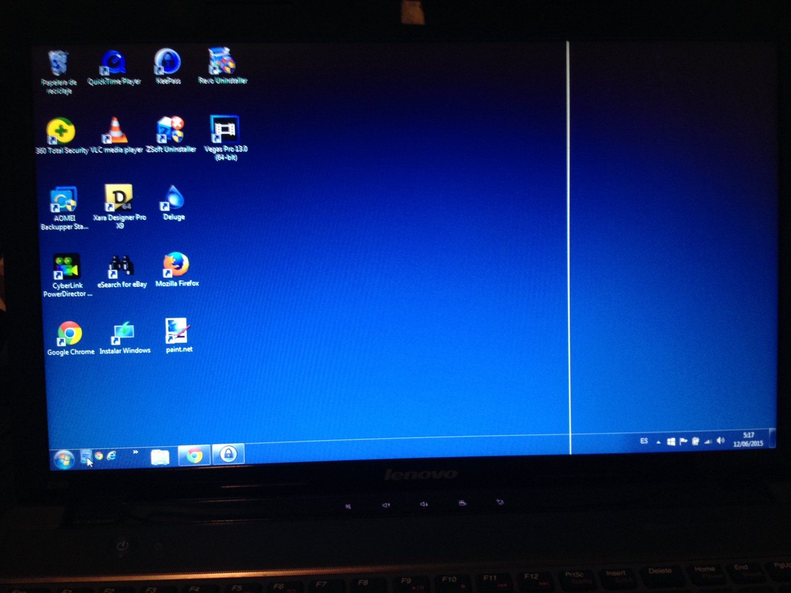 ¿Por qué la pantalla de mi PC tiene rayas?
