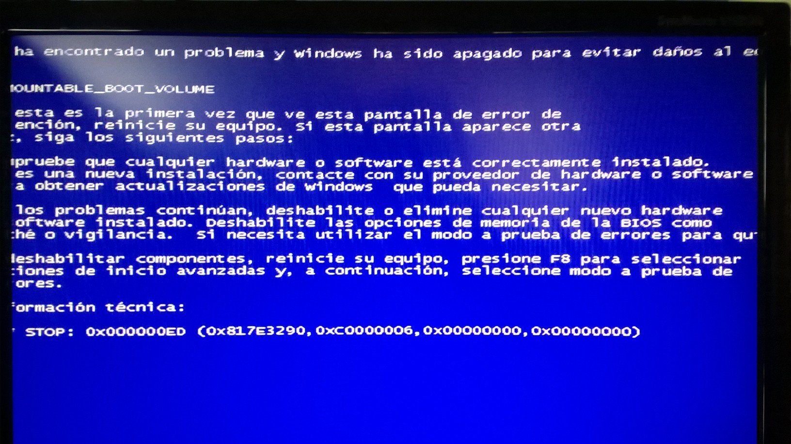 SÍNTOMAS Y FALLAS DE PROBLEMAS EN SISTEMA OPERATIVO PC LAPTOP MONTERREY