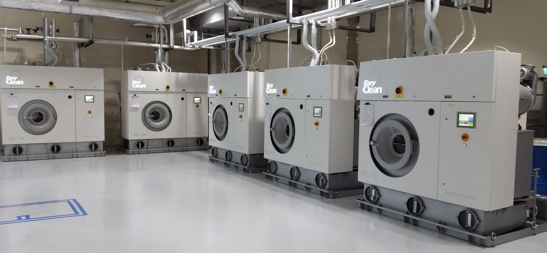 pallas finish systeme gmbh EazyClean ist heute weltweit eine der begehrtesten Marken in der Textilreinigungsbranche und technologisch unerreicht. Das innovative und zweckmäßige Design unserer Maschine lässt keinen Raum für Zweifel. Ihre Leistung ist über alle Argumente erhaben. EazyClean ist fraglos das Topmodell der Branche, hergestellt in Herten, Deutschland. Sie ist ein unvergleichliches Exemplar höchster Maschinenbaukunst, gepaart mit modernster Software und Design „Made in Germany.“ Es ist diese edle Mischung, die die EazyClean zur Premiummaschine weltweit macht.