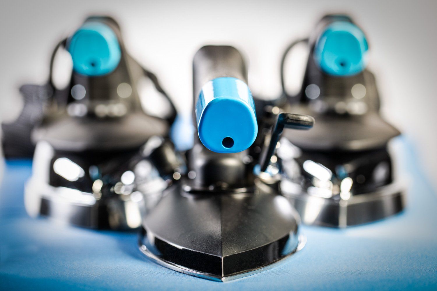 pallas finish systeme gmbh trevil bügeleisen zubehör. Bügeleisen und Zubehör Unsere professionellen Bügeleisen werden in Italien komplett im eigenen Werk hergestellt. Wir sind stolz darauf, dass unser Werk eines der wenigen Unternehmen ist, welches die volle Kontrolle über die gesamte Lieferkette behält. Unser Werk verfügt auch über ein komplettes und umfangreiches Zubehörsortiment wie z. B. Teflonsohlen.