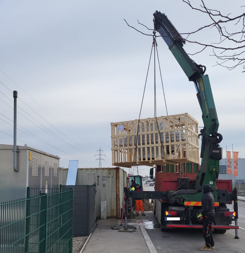 pallas finish systeme gmbh trevil anlieferung installation einweisung. Anlieferung + Installation + Einweisung Wir organisieren für Sie auf Wunsch die Anlieferung der Maschine/n mit Hilfe von Spezialfahrzeugen, installieren diese in Ihrem Betrieb und schulen Ihre Mitarbeiter/innen für einen sicheren und wirtschaftlichen Umgang mit den neuen Maschine/n. Weiter bieten wir Ihnen auf Anfrage: Sichere Verpackungen aller Neumaschinen Versicherter Versand weltweit per Speditionen Optionale Anlieferung per XXL-Sonderfahrzeuge mit Hebebühnen, Hubkränen etc. Optionale Vorbereitung aller Anschlussleitungen Installationen weltweit durch geschulte Techniker Einweisungen Ihrer Mitarbeiter/innen in die fertig installierten Maschinen bequem bei Ihnen vor Ort