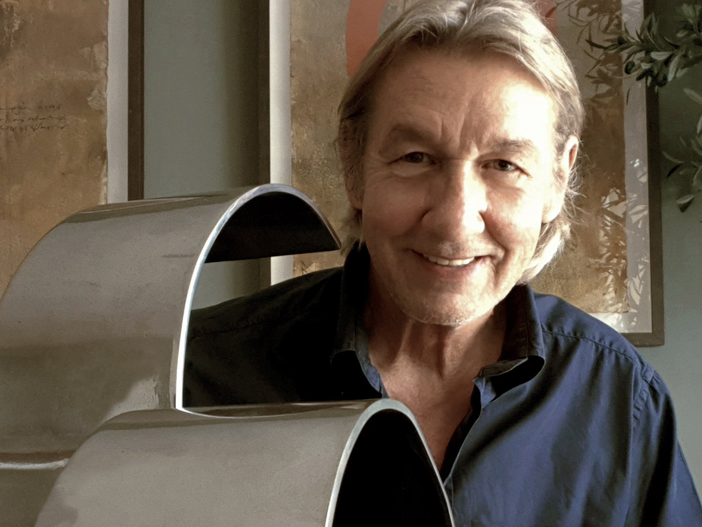 © Ricky Reese is an abstract sculptor, born in Buenos Aires and living in Madrid. Ricky Reese is an abstract sculptor, born in Buenos Aires and living in Madrid.