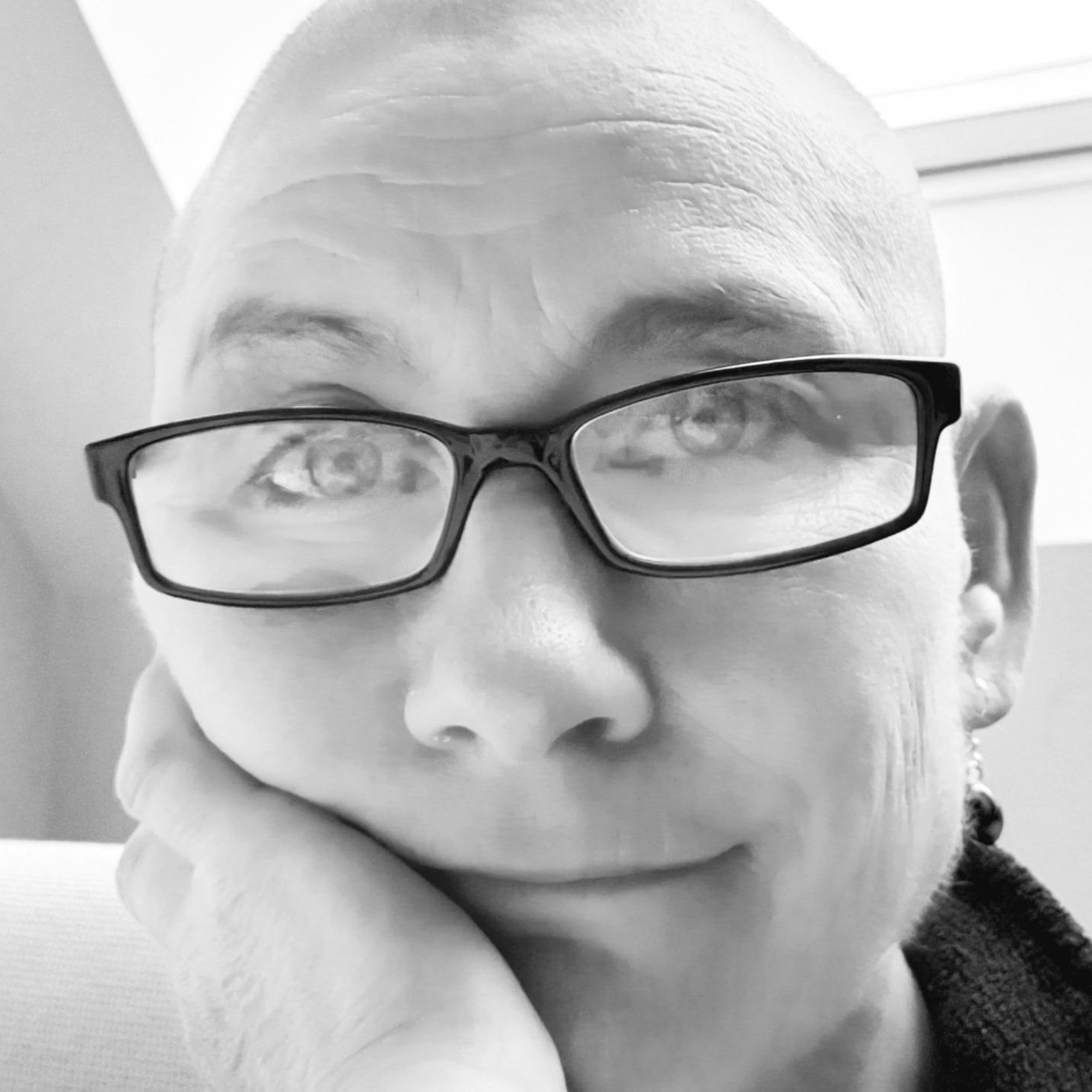 © ANNE FELICIE NICKELS - Vibrant Glass Pieces ANNE FELICIE NICKELS - Vibrant Glass Pieces