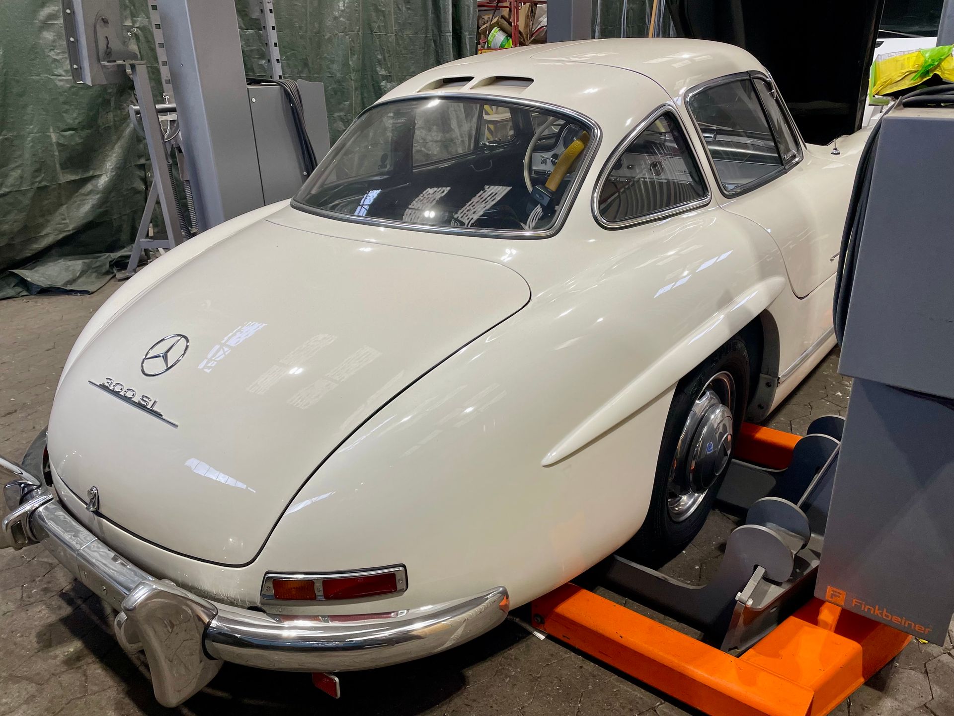 Unterboden W115 mit TimeMAX