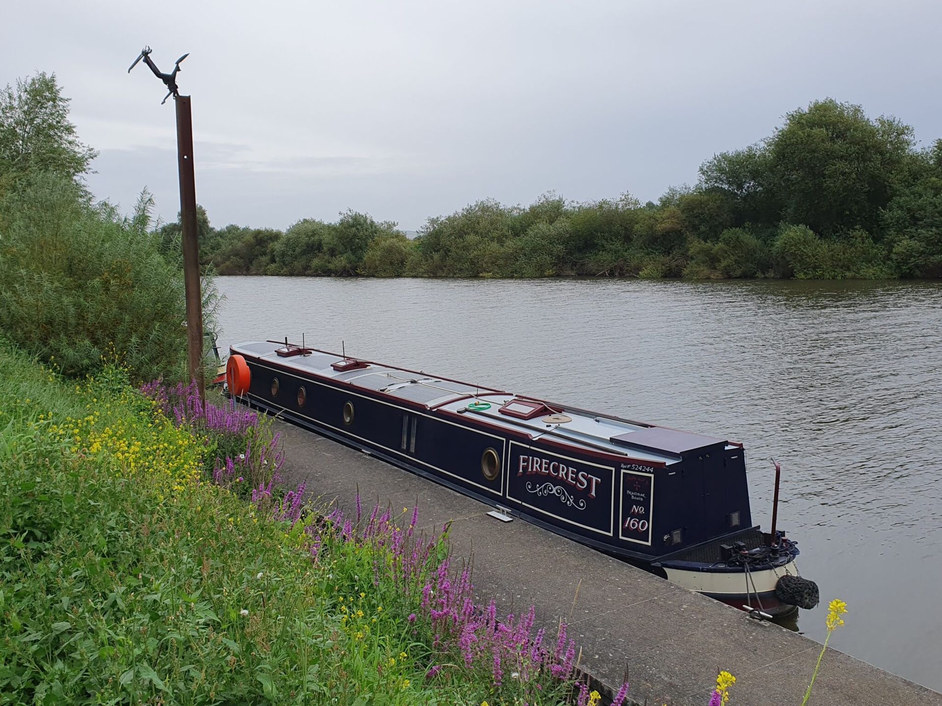 The Lower Lode has BW boat moorings along the riverfront and room for new moorings to be introduced.
Enquiries are welcome.