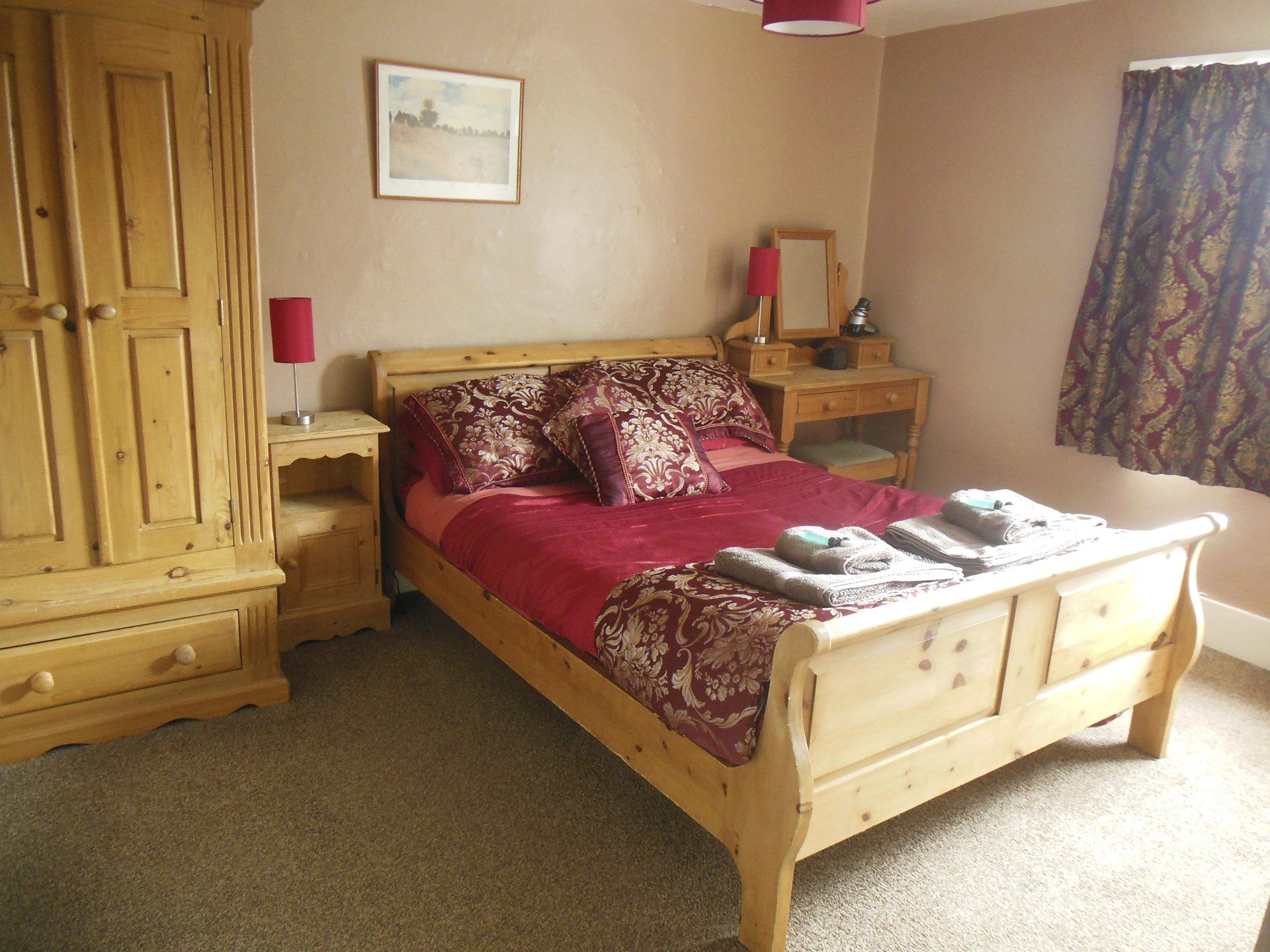 B&B guest room at the Lower Lode Inn near Tewkesbury, family run with a homely ambience ... nothing is too much trouble!