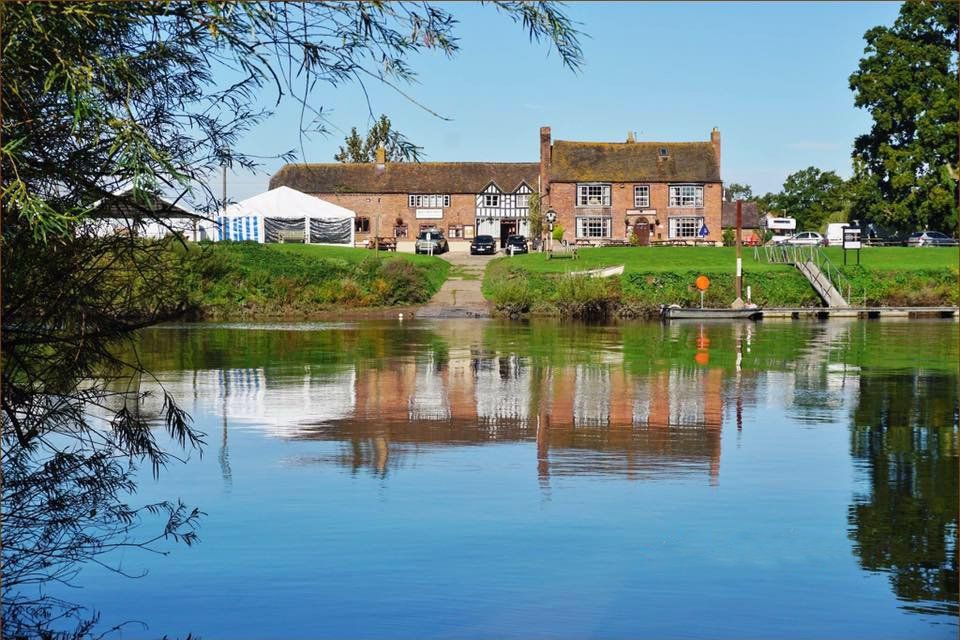 Lower Lode Inn, riverfront pub, B&B and campsite near Tewkesbury