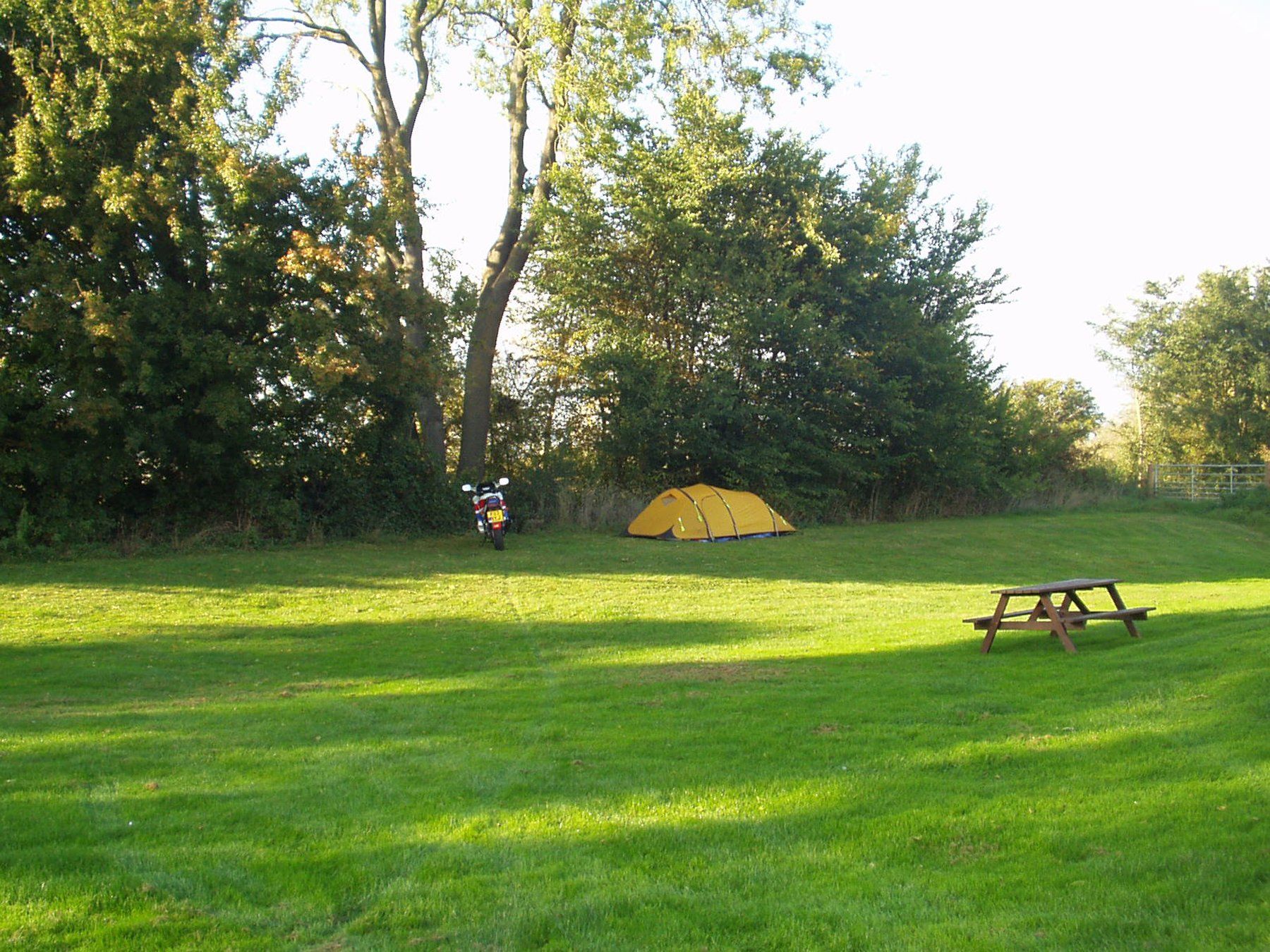Lower Lode riverside camping and caravan site for rustic camping near Tewkesbury, Gloucestershire