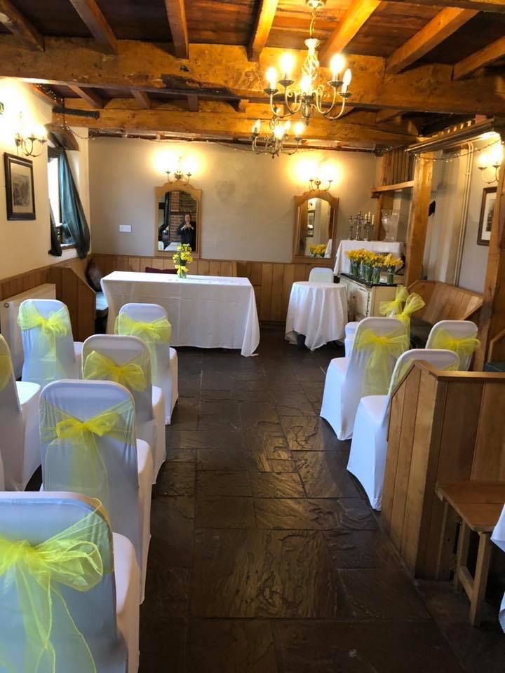 Intimate and cosy setting for a smaller wedding ceremony near Tewkesbury, Gloucestershire