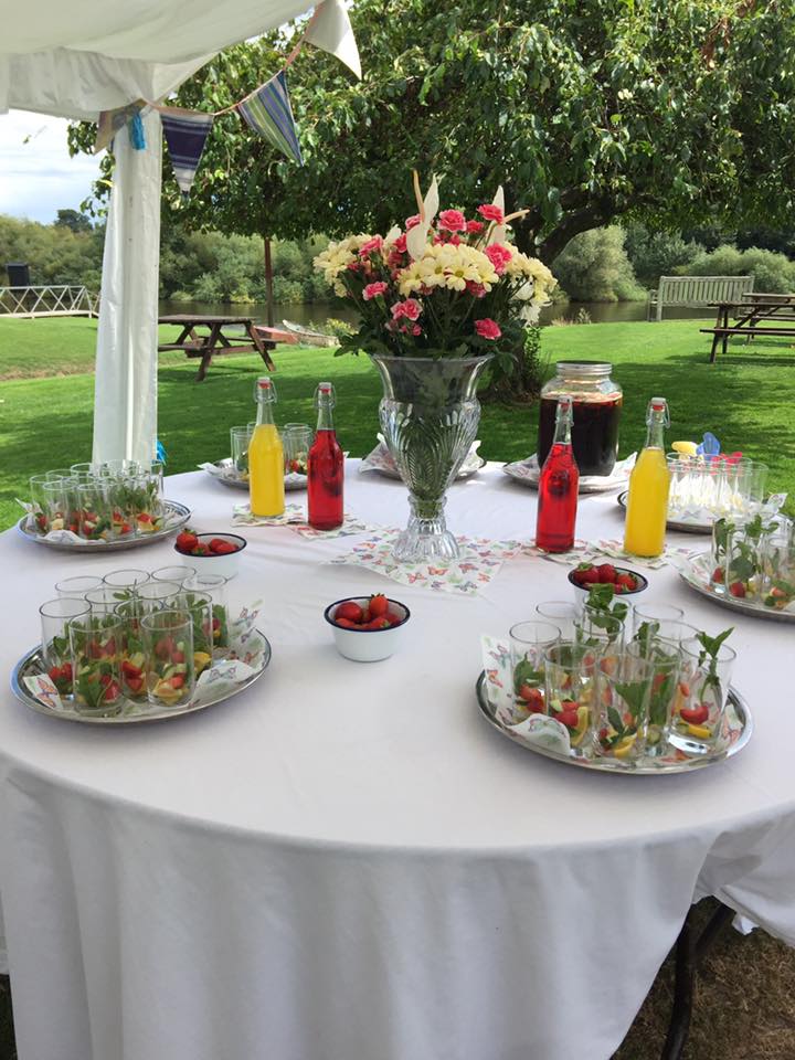 Wedding event riverside drinks & cocktails near Tewkesbury, Gloucestershire