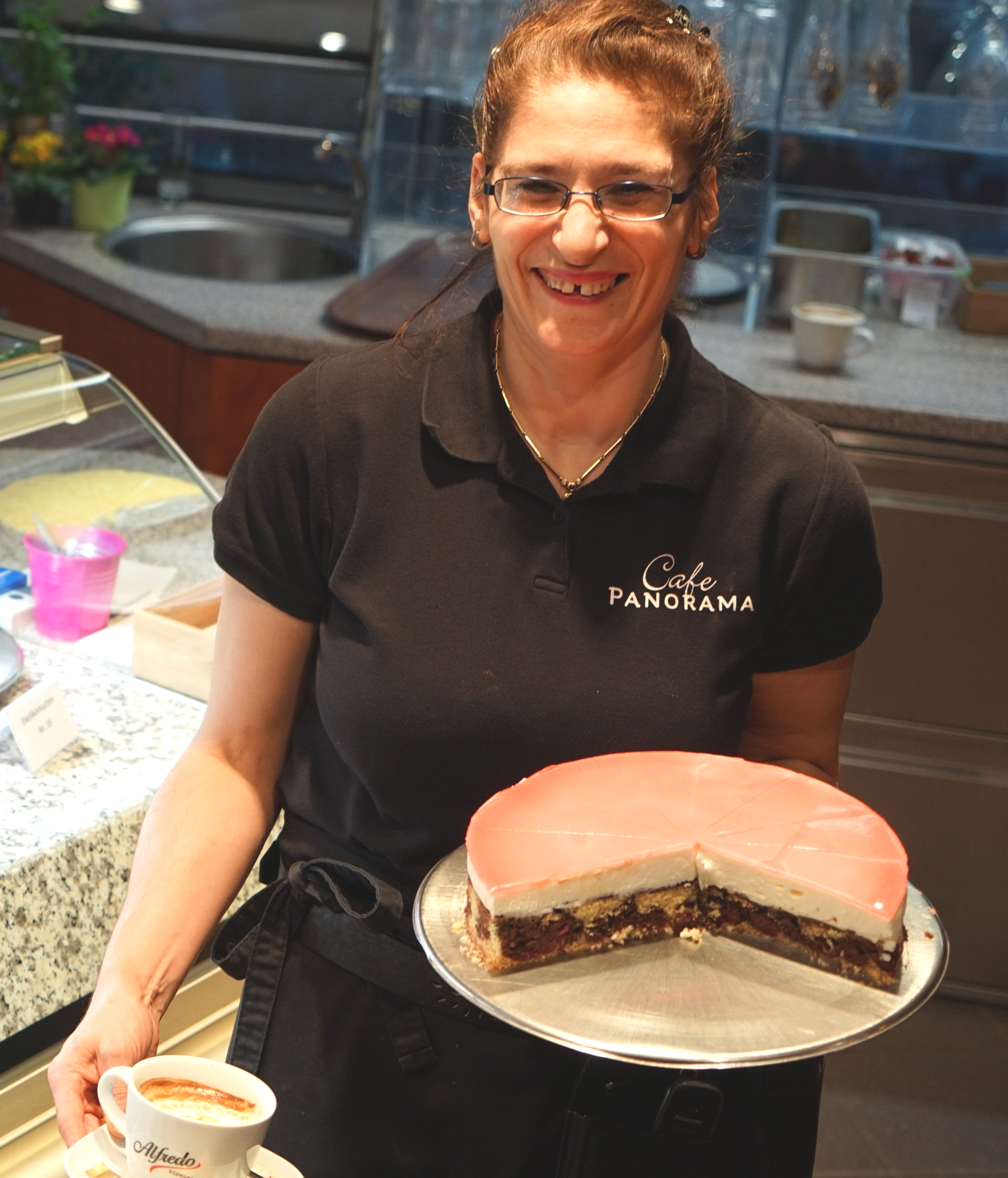 Café Panorama Erlangen... Youtube Video - Pächterin Agata Osmicevic Café Panorama Erlangen - Pächterin Agata Osmicevic