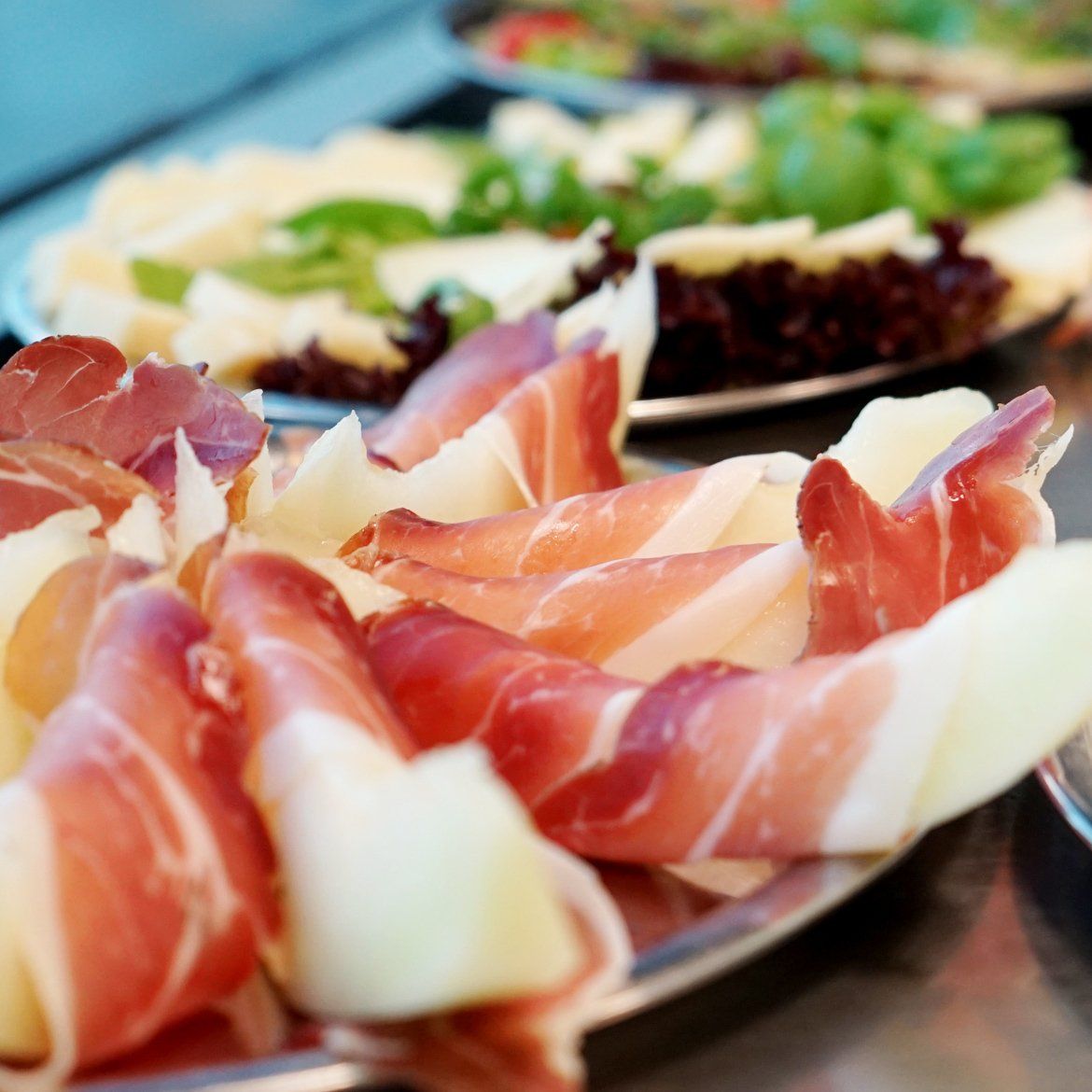 ...es gibt auch Handfestes und kleine Snacks auf der Speisekarte Speisekarte mit Snacks - Café Panorama Erlangen