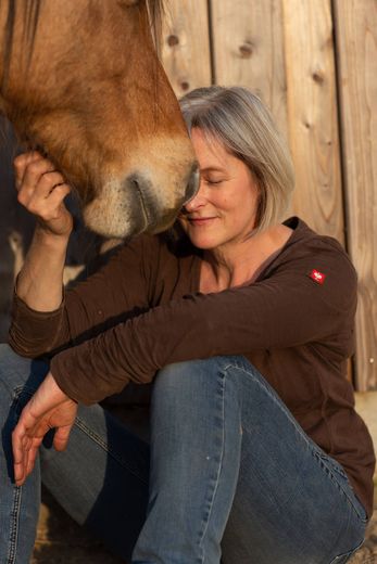 Tiefe Verbindung zwischen Mensch und Pferd.