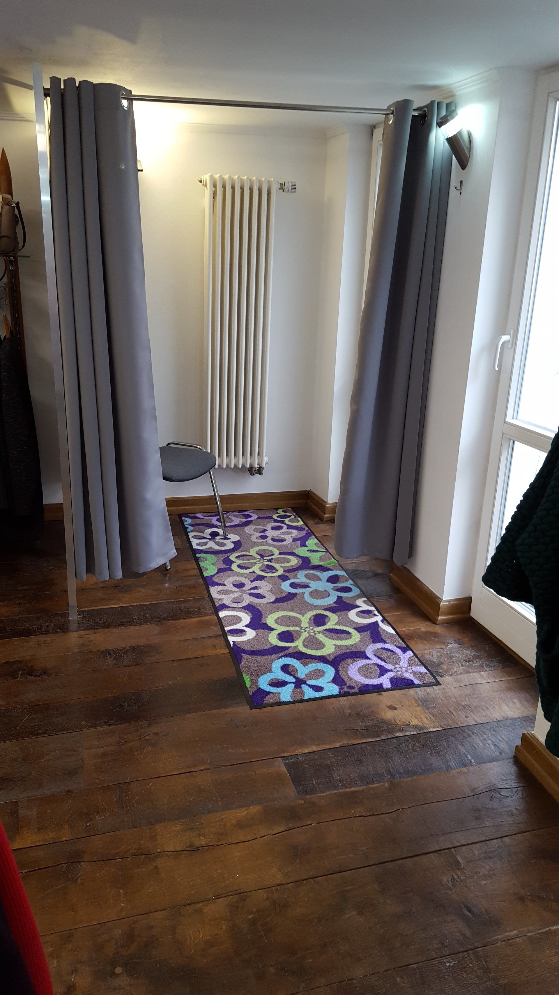 Neue Umkleidekabine zusätzlich im Obergeschoss!