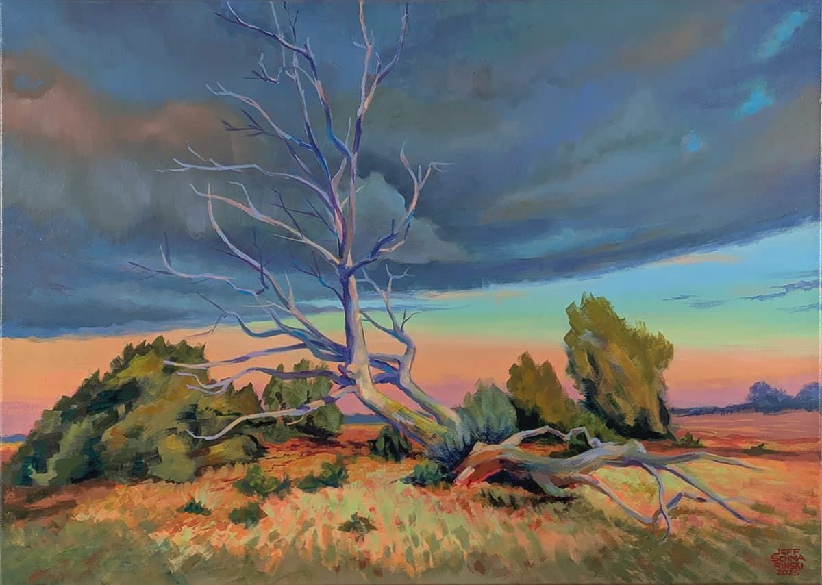 Stimmungsvolle Malerei einer silbrig-weißen toten Eiche bei Wilsede vor einem dramatischen Wolkenhimmel im Abendlicht.