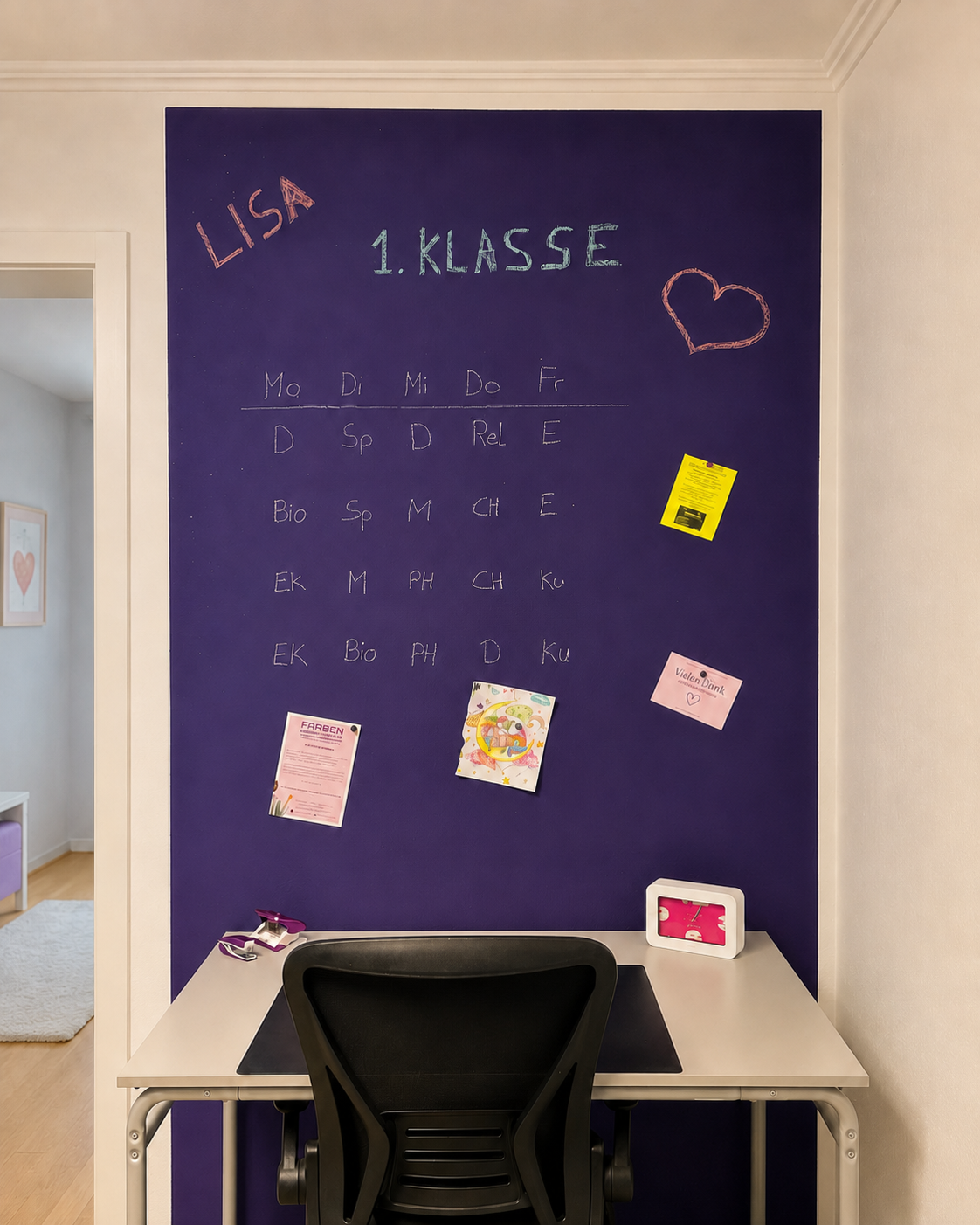 Kreativer Lernplatz mit Magnet- und Tafelfarbe