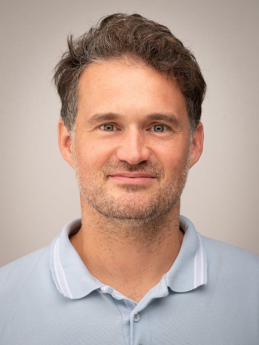 Dr. med. Jonas Jennewein Dr. med. Jonas Jennewein