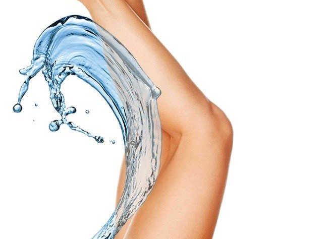 LA RITENZIONE IDRICA L'acqua purificata, un amico potente per combatterla.