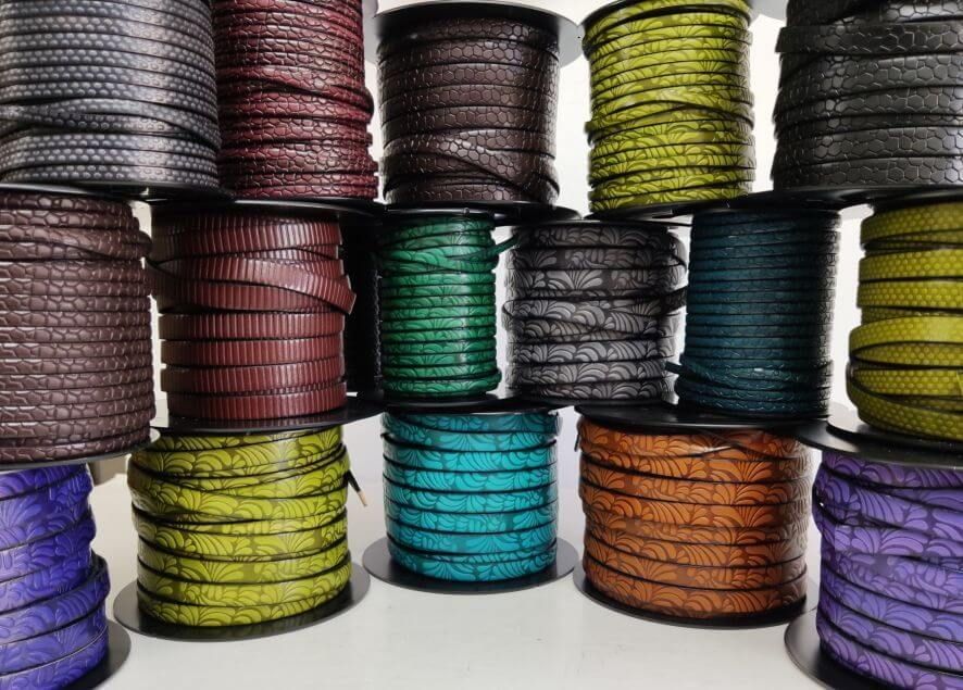 Tira de piel grabada en caliente