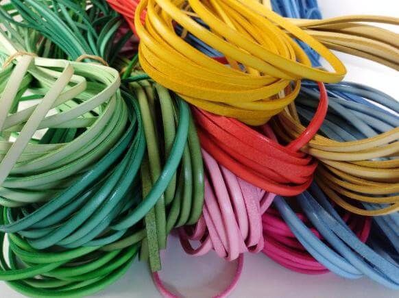 Flat leather strip in pastel and intense colors