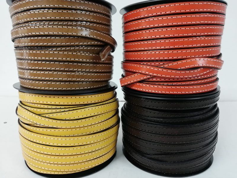 Tira cuero plano cosida