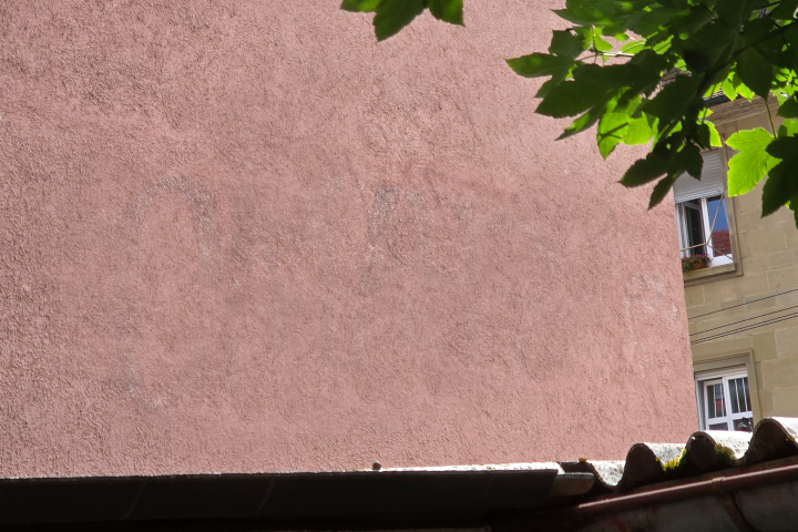 Rauputzmauer ohne Graffiti