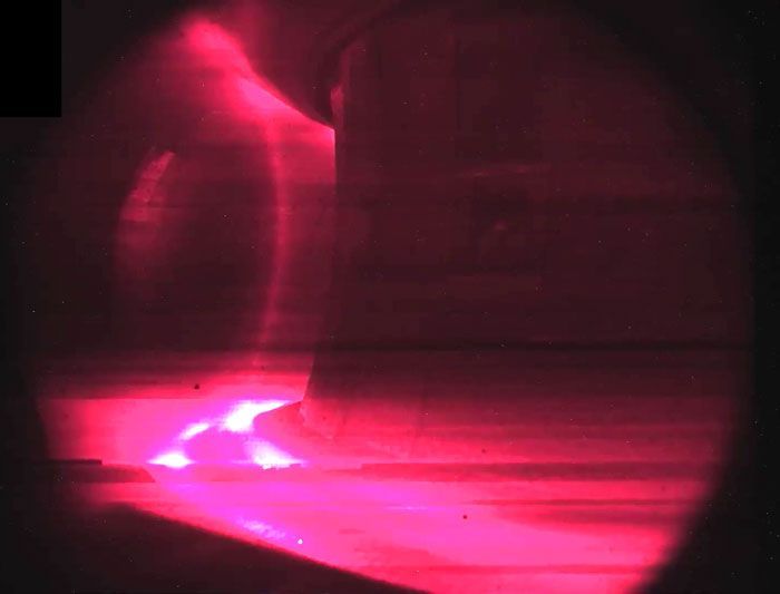 Plasma en fusion dans le Toakmak West du CEA à Cadarache