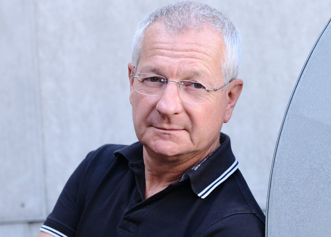 Dancing on the volcano