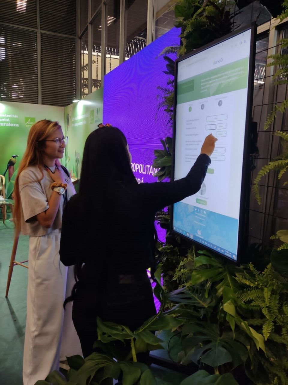 Pantalla Touch en stand 3