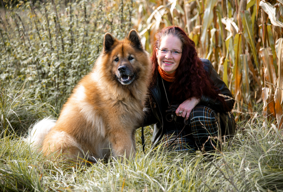 Eurasier Buddha vom Götterfunken mit Frauchen