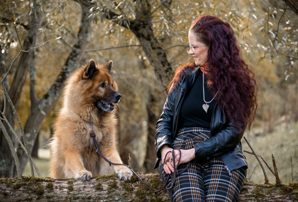 Eurasier Buddha vom Götterfunken mit Frauchen