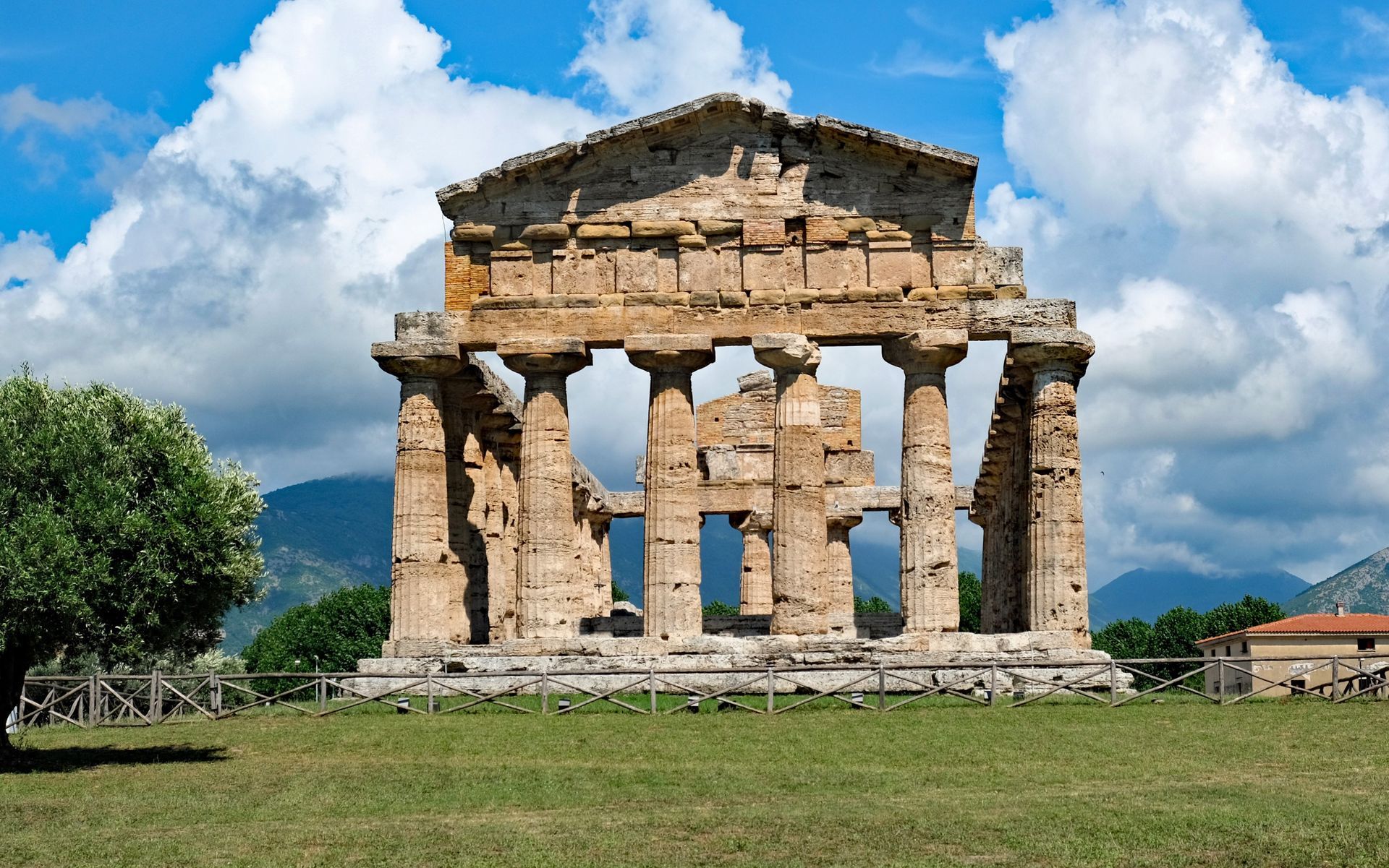 Tempel der Athena in Paestum