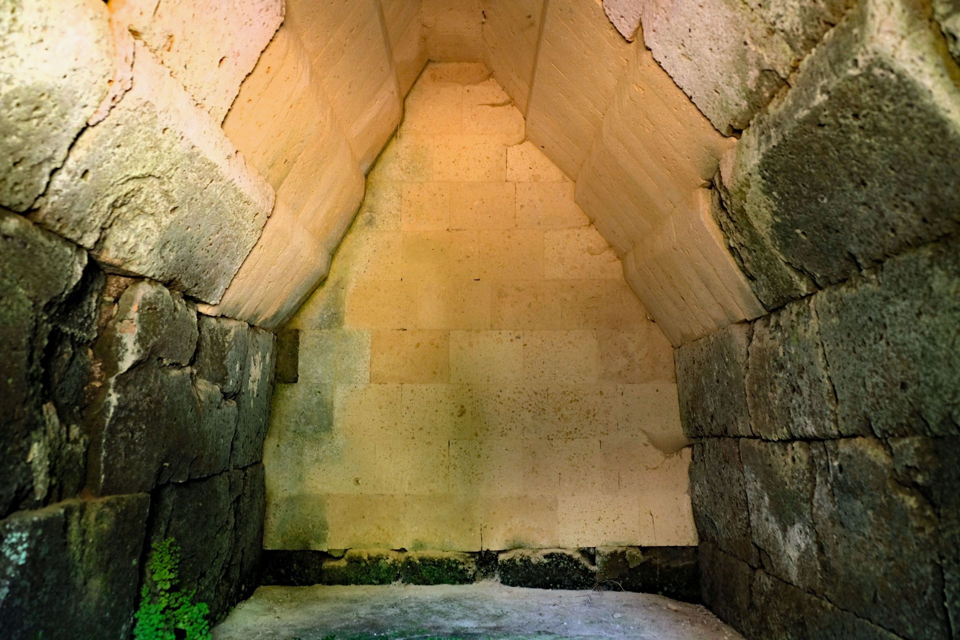 Nekropole Crocifisso del Tufo in Orvieto