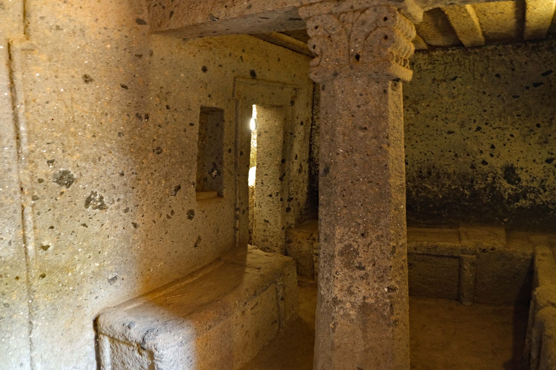 Tomba Dei Capitelli 