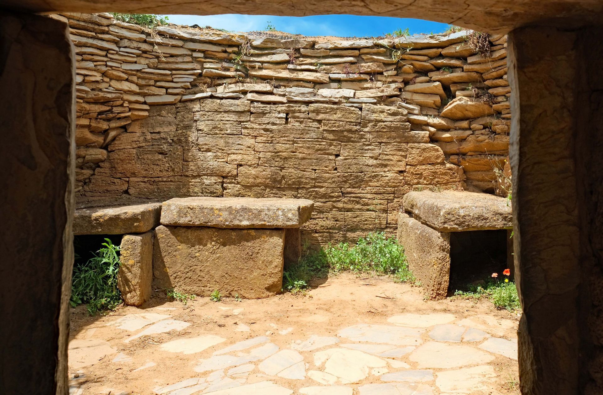 Tomba delle pissidi cilindriche