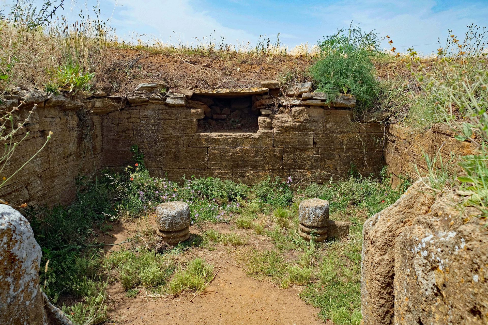 Tomba dell´aryballos piriforme Populonia