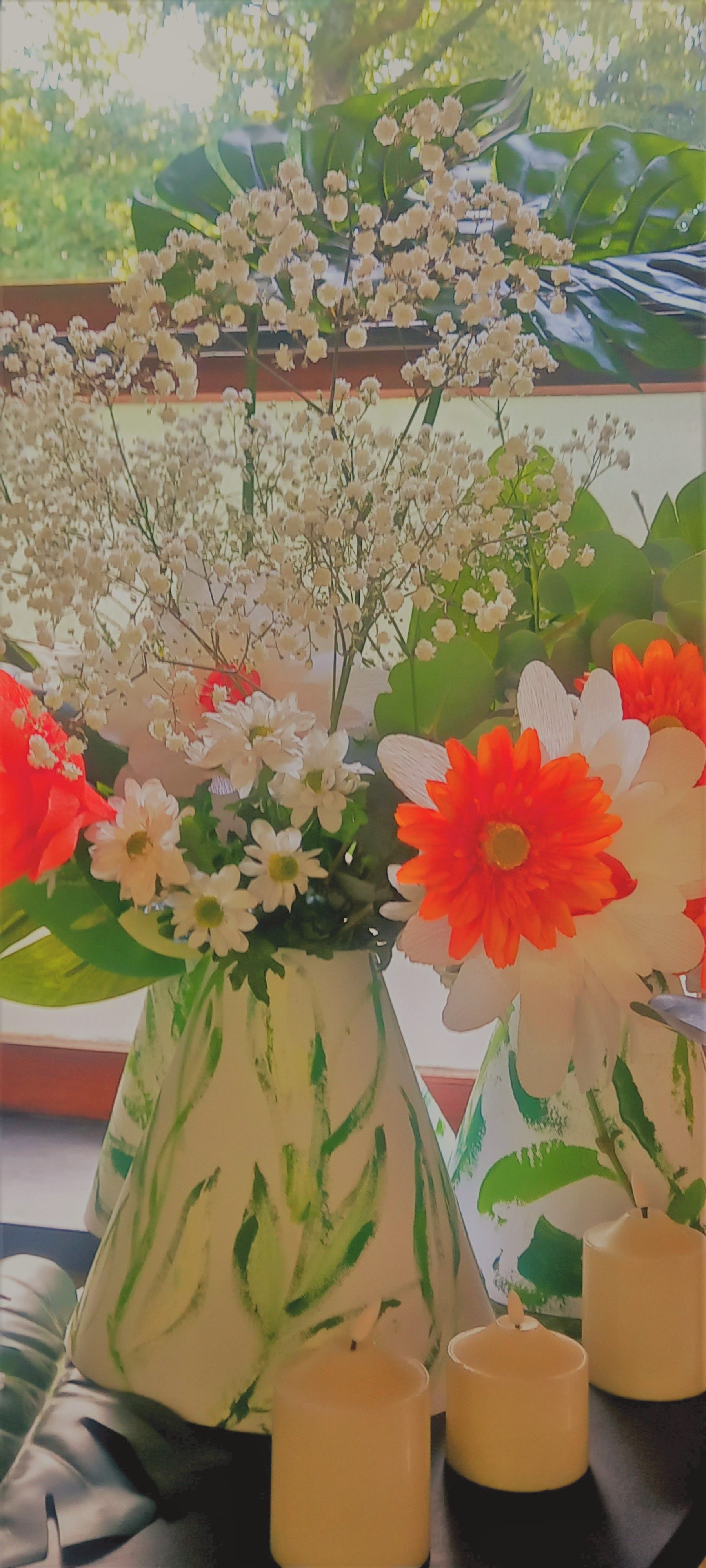 Accessoire décoration, vase conique et fleurs de papier création sur mesure