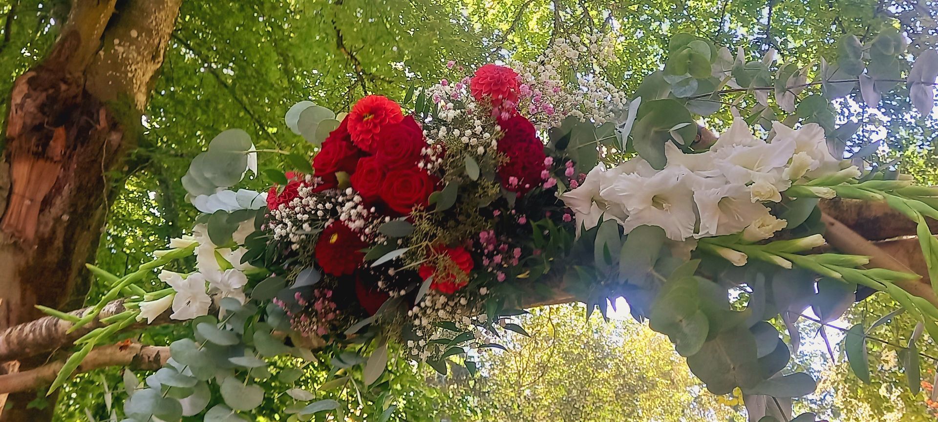 Décoration florale haut arche